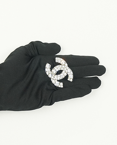Chanel CC Diamante Brooch, front view